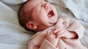 Почему новорожденный беспокойно ест