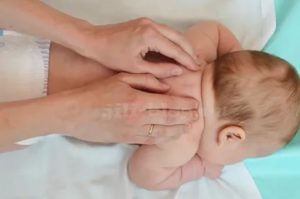 Как делать массаж у новорожденных воротниковой зоне