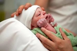 Что делать в первый день с новорожденным дома после роддома