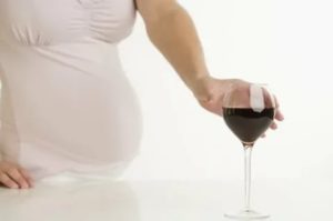 Можно ли красное вино после родов