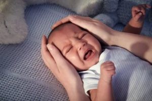 Что может беспокоить новорожденного ребенка весь день