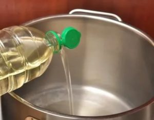 Как стерилизовать вазелиновое масло для новорожденных на водяной бане