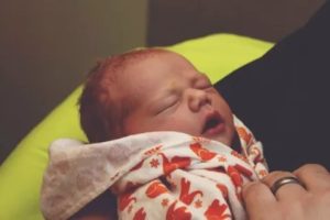 Что значит если новорожденный ребенок чихает