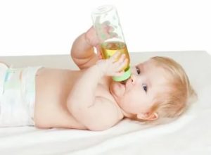 Чем полезна изюмная вода для новорожденных