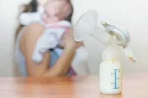Можно ли грудному ребенку закапывать в нос грудное молоко