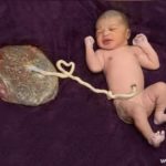 Почему новорожденный сразу какает после еды