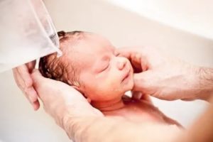 Можно ли ромашкой протирать лицо новорожденному