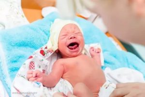 Что делать с новорожденным ребенком после выписки из роддома дома