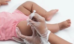 Как сделать внутримышечный укол грудному ребенку