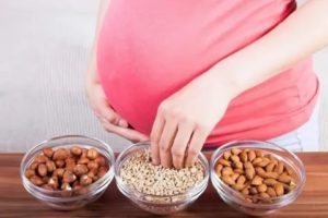 Какие орехи нужно есть мужчинам при планировании беременности
