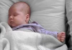 Почему новорожденный разговаривает во сне