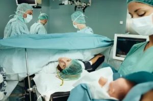 Сколько длится больничный после искусственных родов