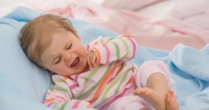 Почему новорожденный плохо спит и постоянно плачет если что не по его