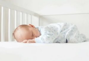 Как сделать крепким сон новорожденного