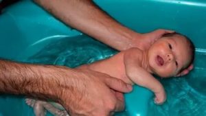 Можно ли купать новорожденного если у него температура 37 4