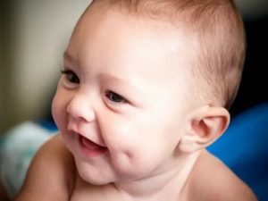 Почему у новорожденного большие щеки